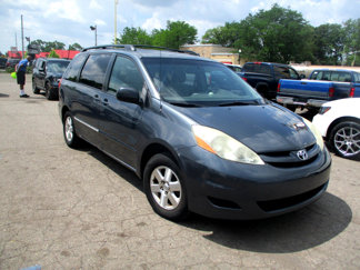 Used 2007 Toyota Sienna CE image 1