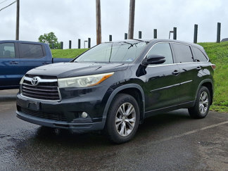 Used 2015 Toyota Highlander LE image 1