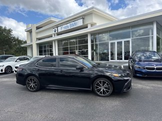 Used 2021 Toyota Camry SE image 1