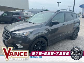 Used 2018 Ford Escape SE w/ SE Sport Appearance Package image 1