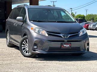 Used 2019 Toyota Sienna XLE image 1