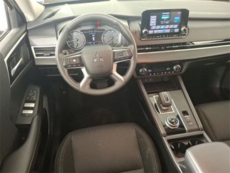 Used 2024 Mitsubishi Outlander ES video 2