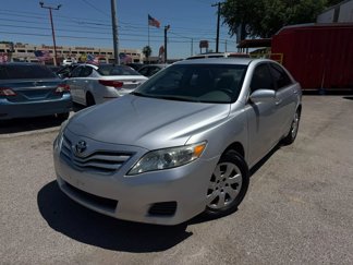 Used 2011 Toyota Camry LE image 1