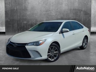 Used 2017 Toyota Camry SE image 1