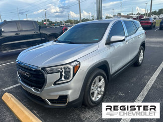 Used 2022 GMC Terrain SLE image 1