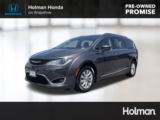 Used 2017 Chrysler Pacifica Touring-L image 1