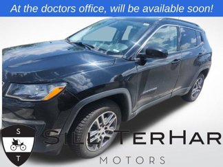 Used 2017 Jeep Compass Latitude w/ Popular Equipment Group image 1