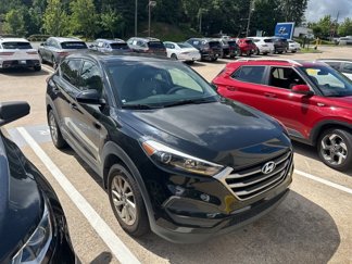 Used 2018 Hyundai Tucson SE image 1