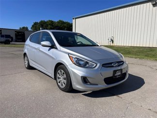 Used 2017 Hyundai Accent SE image 1