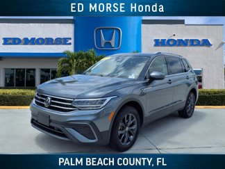 Used 2023 Volkswagen Tiguan SE image 1