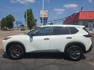 Used 2023 Nissan Rogue S image 1