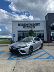 Used 2022 Toyota Camry SE image 1
