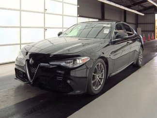 Used 2020 Alfa Romeo Giulia image 1