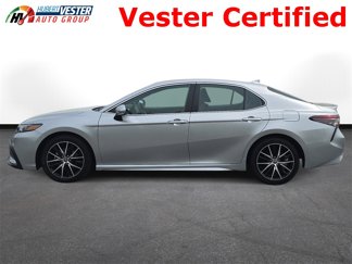 Used 2023 Toyota Camry SE image 1