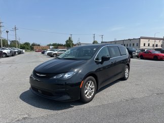 Used 2023 Chrysler Voyager LX image 1