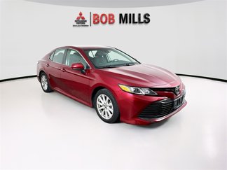 Used 2018 Toyota Camry XLE image 1