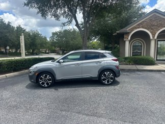 Used 2022 Hyundai Kona Limited image 1