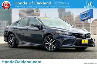 Used 2021 Toyota Camry SE image 1