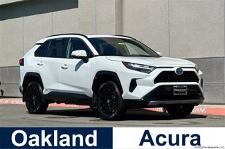Used 2023 Toyota RAV4 SE image 1
