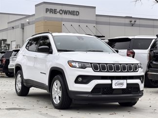 Used 2022 Jeep Compass Latitude image 1