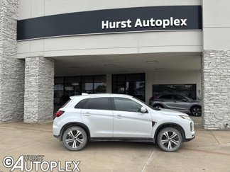Used 2023 Mitsubishi Outlander Sport SE image 1