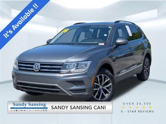 Used 2018 Volkswagen Tiguan SE w/ Panoramic Sunroof Package image 1