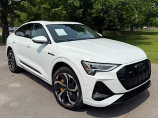 Used 2023 Audi e-tron Premium Plus image 1