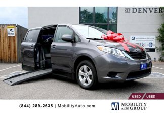 Used 2012 Toyota Sienna LE image 1