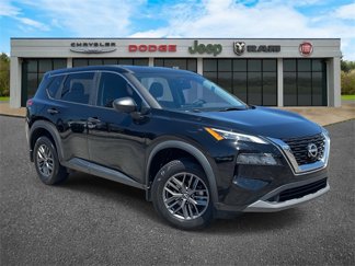 Used 2023 Nissan Rogue S image 1