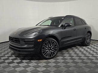 Used 2025 Porsche Macan image 1