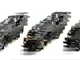 Used 2023 Chrysler Pacifica Touring-L image 1