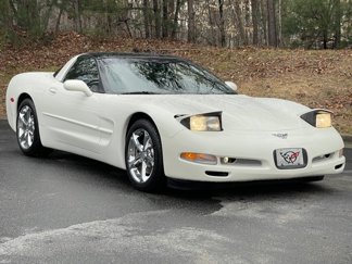 Used 2003 Chevrolet Corvette Coupe w/ Preferred Equipment Group image 1