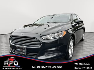 Used 2015 Ford Fusion SE image 1