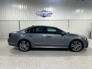 Used 2018 Volkswagen Passat 2.0T R-Line w/ R-Line Lighting Package image 1
