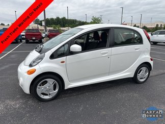 Used 2016 Mitsubishi i ES image 1