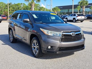 Used 2015 Toyota Highlander XLE video 2