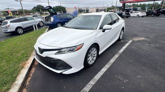 Used 2018 Toyota Camry SE image 1