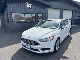 Used 2017 Ford Fusion SE w/ Fusion SE Technology Package image 1