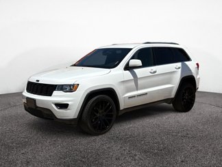 Used 2018 Jeep Grand Cherokee Laredo image 1
