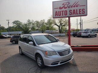 Used 2011 Chrysler Town & Country Touring image 1