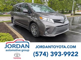 Used 2019 Toyota Sienna XLE w/ XLE Navigation Package image 1