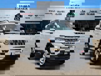 Used 2018 Jeep Compass Latitude image 1
