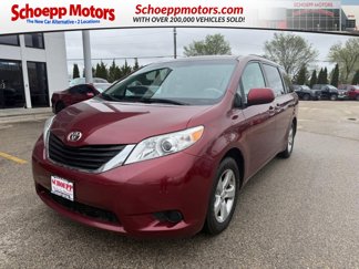 Used 2012 Toyota Sienna LE image 1