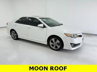 Used 2012 Toyota Camry SE image 1