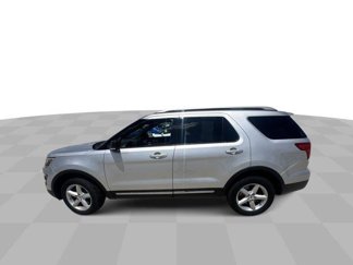 Used 2017 Ford Explorer XLT w/ Equipment Group 202A image 1