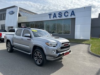 Used 2017 Toyota Tacoma TRD Sport image 1
