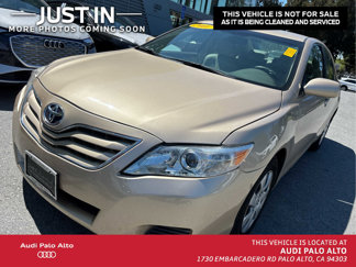 Used 2011 Toyota Camry LE image 1