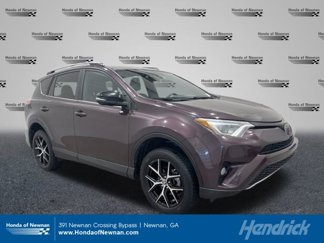 Used 2017 Toyota RAV4 SE image 1