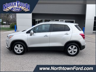Used 2017 Chevrolet Trax LT w/ LT Convenience Package image 1