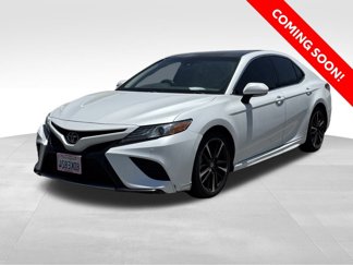 Used 2018 Toyota Camry XSE image 1